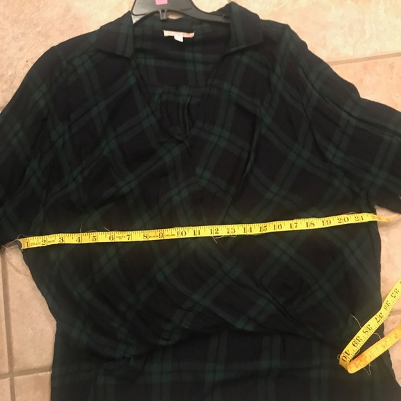 Gianni Bini Plaid swoop top Fall Christmas Holiday Navy Green Checks PLAID Large - Picture 3 of 4
